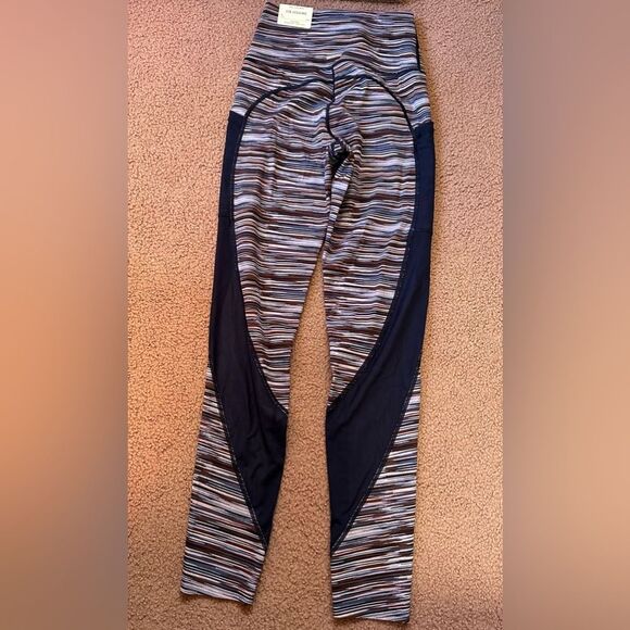 Aerie 7/8 Striped Leggings with Navy Blue Mesh Panels Size Small - Picture 2 of 5